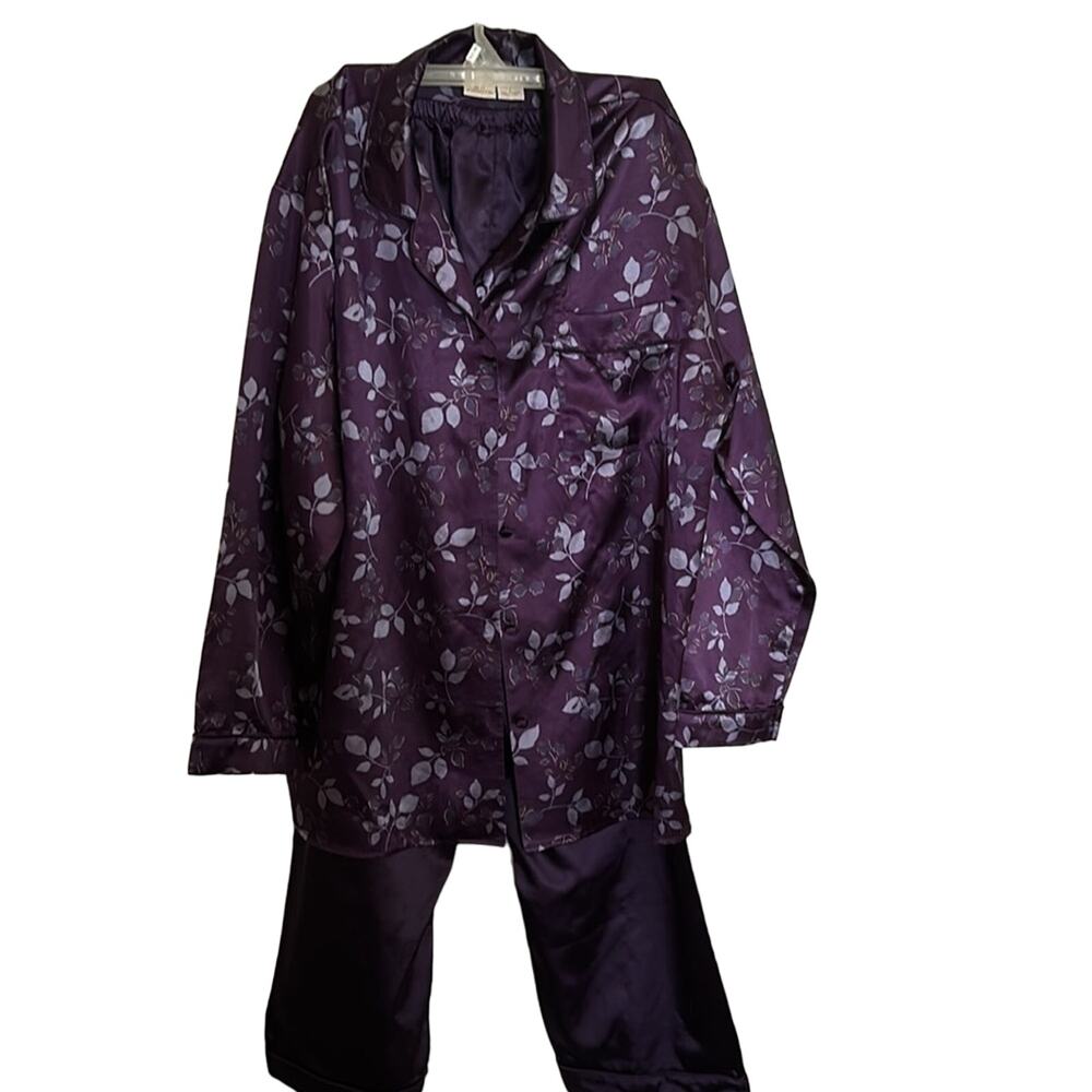 Gillian & O’Mally Womens size L Two Piece Pajama Set 100% polyester. Soft